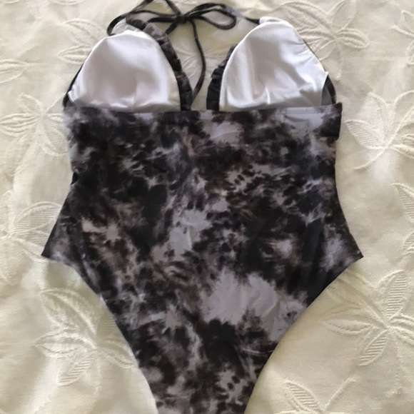 Black and gray tie-dye one piece - Picture 4 of 6